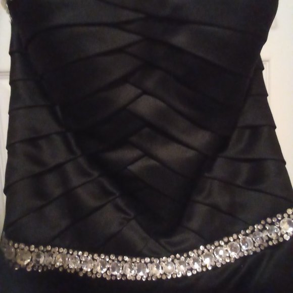 Prom dress - Picture 3 of 6